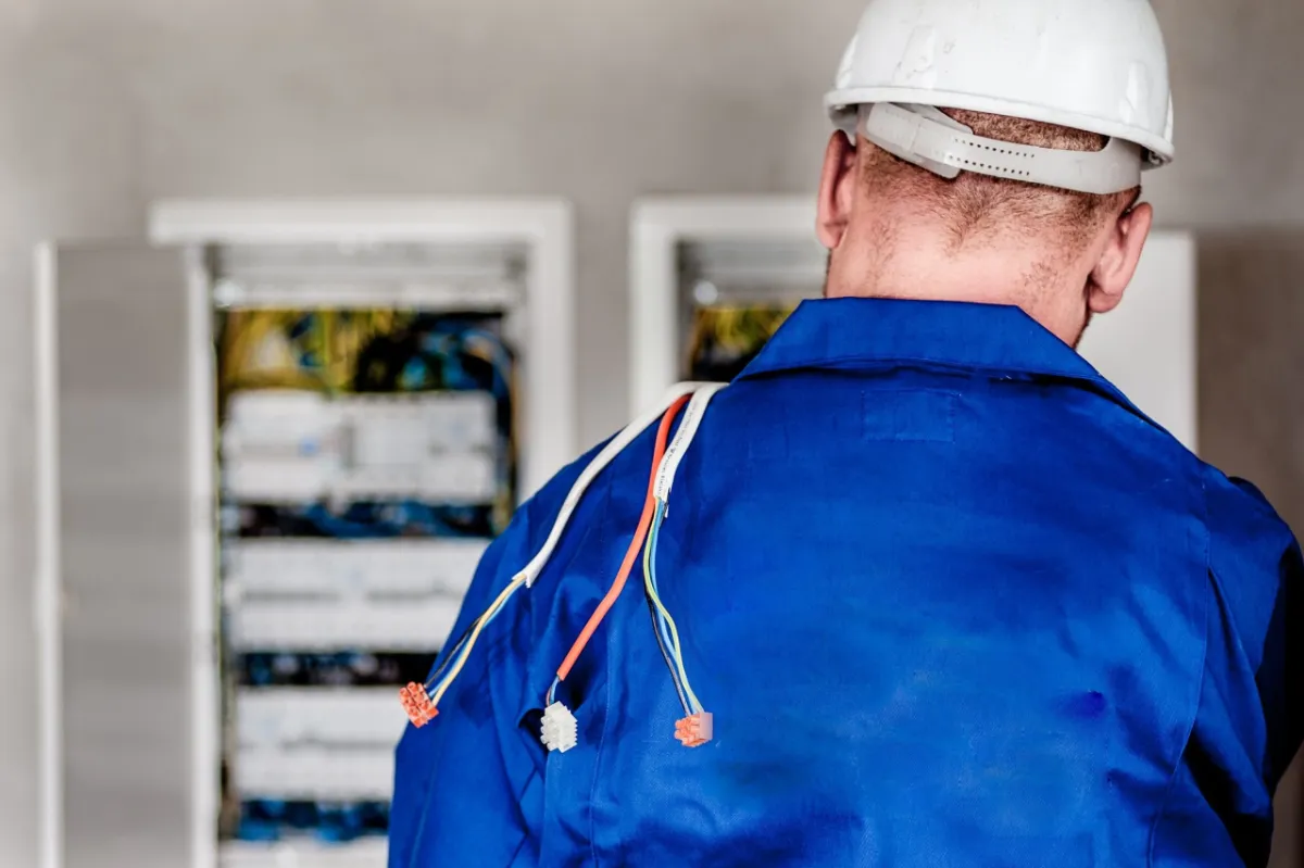 Finding Group Health Insurance for Blue-Collar and White-Collar Employees